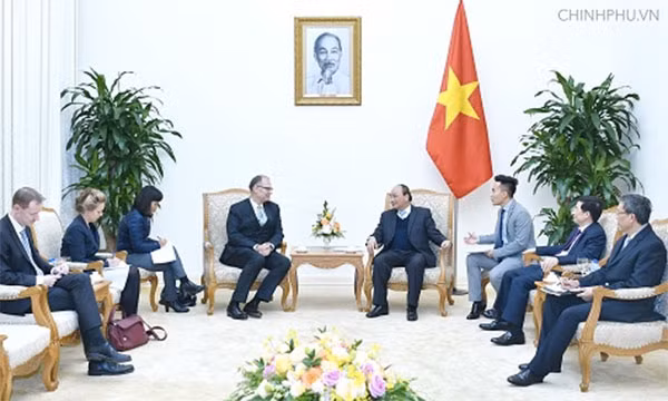 Thủ tướng Nguyễn Xuân Phúc tiếp Đại sứ Đan Mạch Kim Højlund Christensen. Ảnh: VGP/Quang Hiếu
