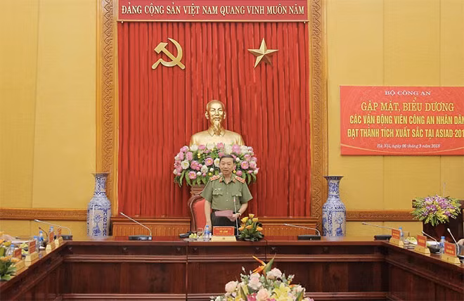 Bộ trưởng Tô Lâm phát biểu tại buổi gặp mặt.