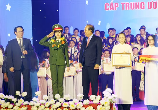 Sinh viên 5 tốt Hà Kiều Trang.