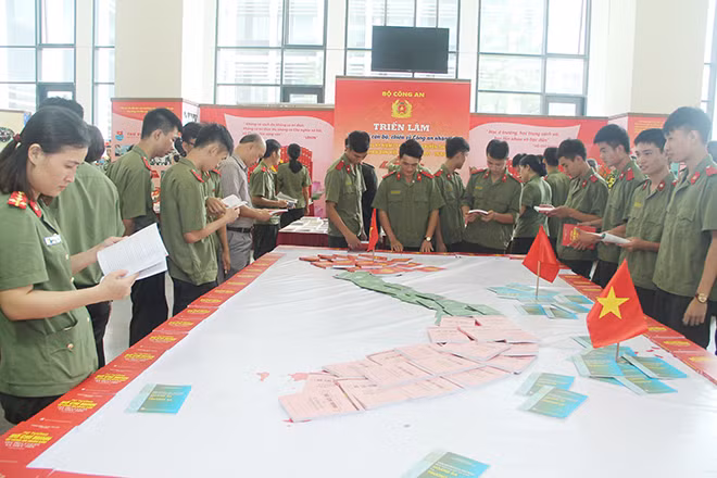 Phong trào đọc sách đã lan tỏa trong cán bộ, chiến sĩ Công an nhân dân.