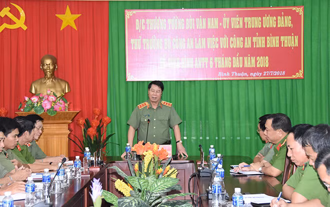 Thứ trưởng Bùi Văn Nam chỉ đạo công tác tại Công an tỉnh Bình Thuận.