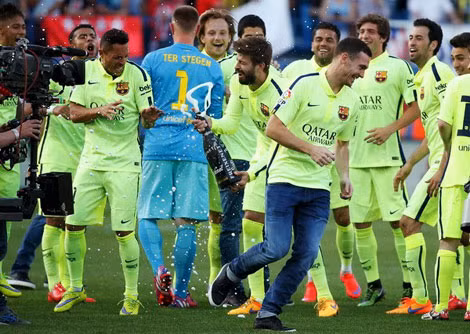 Và đây là quang cảnh của sân Vicente Calderon trong trận áp chót cuối mùa bóng năm nay. Ảnh: Reuters.