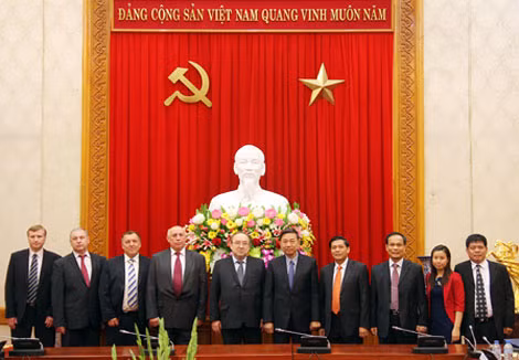 Thứ trưởng Tô Lâm; Phó Giám đốc Thứ nhất Cơ quan Cảnh vệ Liên bang Nga Belyakov Aleksandr Nikolarvich tại buổi Hội đàm.