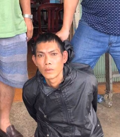 Nguyễn Văn Dẻ lúc bị bắt giữ.