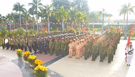 Đại biểu dự lễ Tổng ra quân.