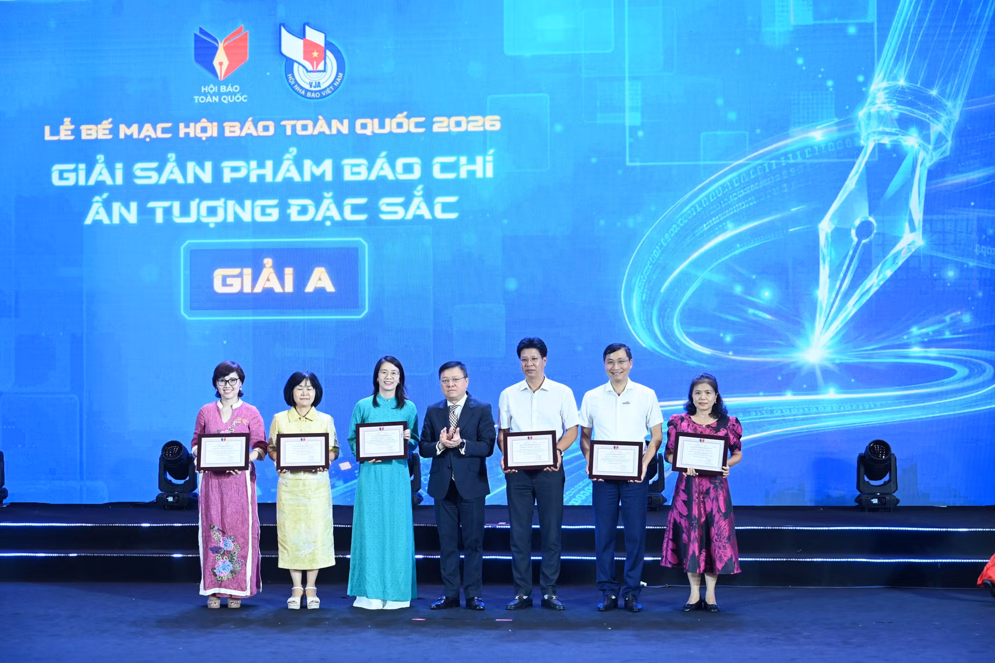 dbb2e58d795cf802a14d.jpg
