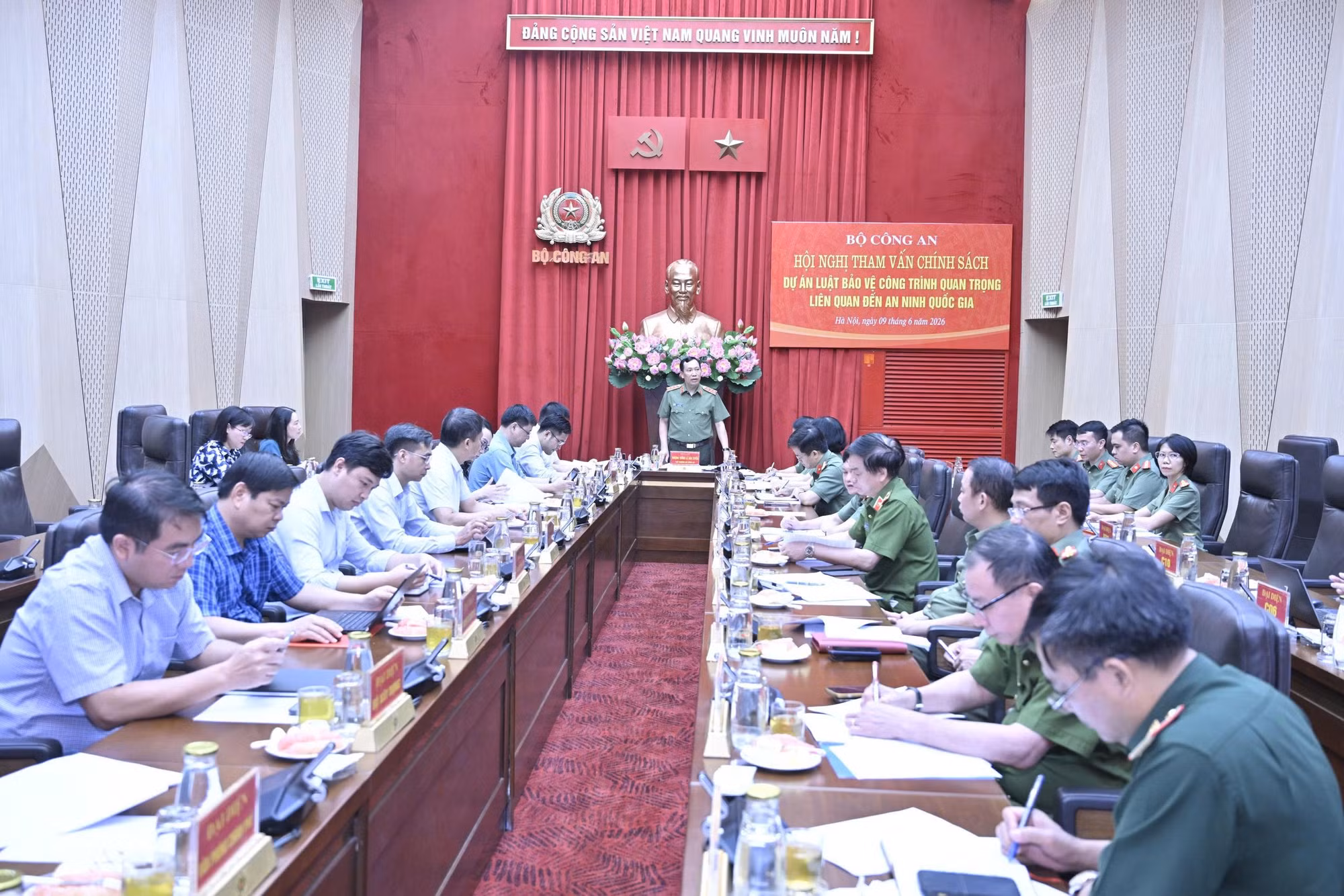 thu-truong-tuyen-8393.jpg