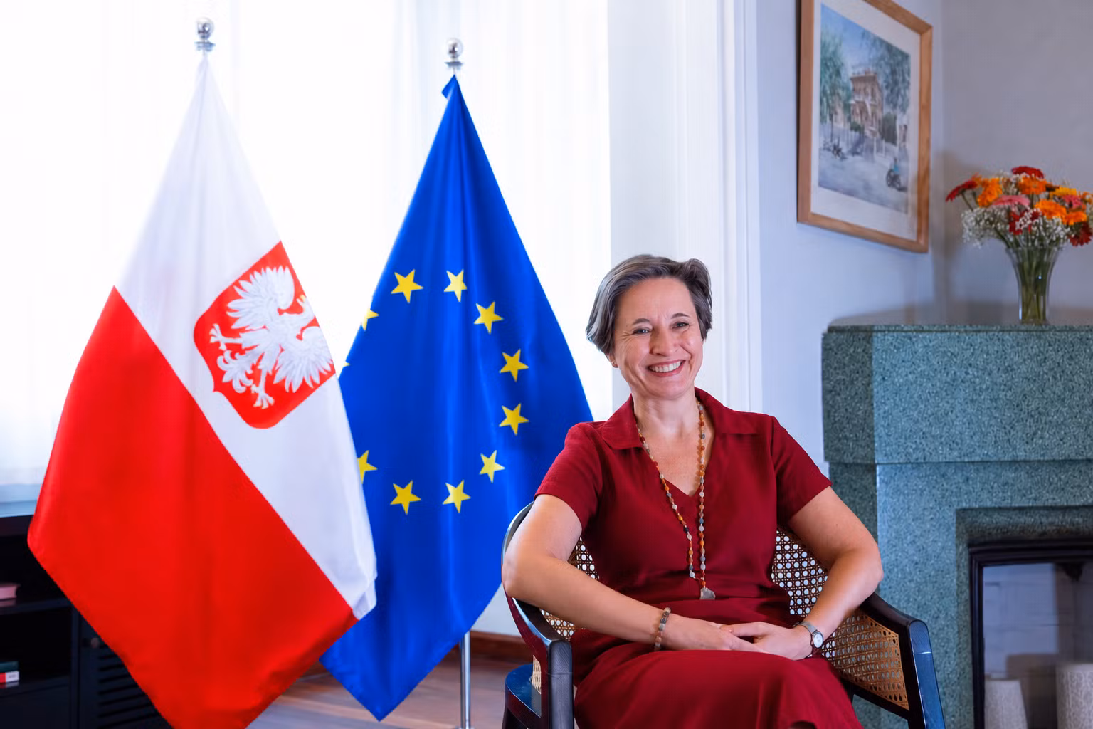 chan-dung-ngoai-giao-giua-co-ba-lan-va-eu.png