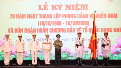 Phòng Cảnh vệ miền Nam đón nhận Huân chương Bảo vệ Tổ quốc hạng Nhì