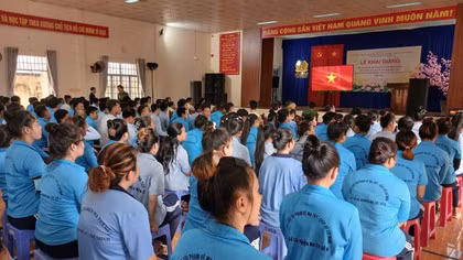 Đến cơ sở cai nghiện ma túy đào tạo nghề cho học viên 
