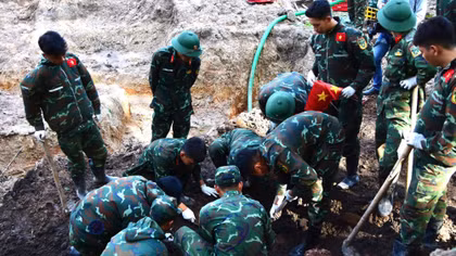 Tiếp tục tìm thêm được nhiều hài cốt liệt sĩ ở Công viên Lê Thị Riêng