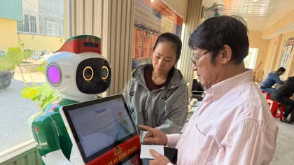 Công an xã đầu tiên triển khai Robot thông minh tích hợp AI