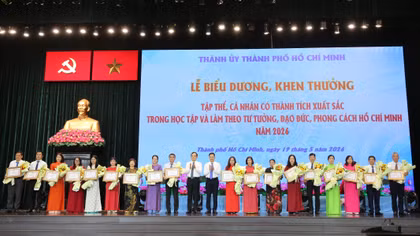 TP Hồ Chí Minh tôn vinh nhiều tập thể, cá nhân tiêu biểu, xuất sắc làm theo lời Bác