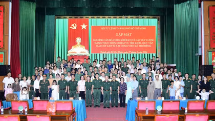 Gặp mặt thân nhân CBCS Đội K74 tìm kiếm, quy tập hài cốt liệt sĩ