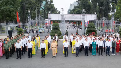 TP Hồ Chí Minh đồng loạt tổ chức Lễ chào cờ “Tôi yêu Tổ quốc tôi”