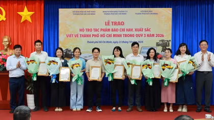 Trao khen thưởng tác phẩm báo chí xuất sắc viết về TP Hồ Chí Minh Quý III 