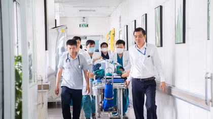 Đưa bệnh nhân nguy kịch vụ lật ca nô về TP Hồ Chí Minh điều trị 