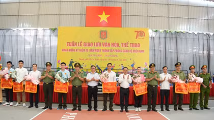 Giao lưu văn hóa, thể thao chào mừng 70 năm Ngày thành lập Phòng Cảnh vệ miền Nam 