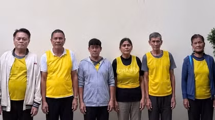 Nhóm người nước ngoài dàn cảnh, lừa đảo du khách tại TP Hồ Chí Minh