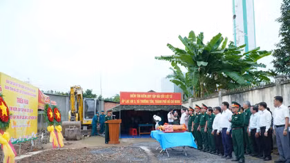 Tìm kiếm hài cốt liệt sĩ tại khu mộ tập thể ấp Lạc An 3