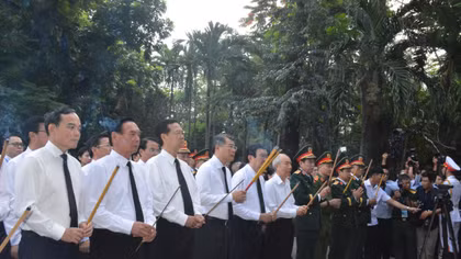 Thủ tướng Lê Minh Hưng dự Lễ triển khai tìm kiếm hài cốt liệt sĩ tại Công viên Lê Thị Riêng