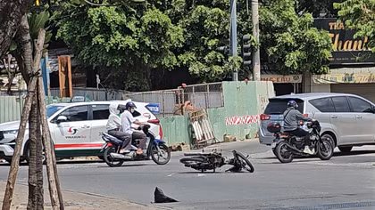 Truy bắt kẻ cầm hung khí đâm 2 thanh niên gây thương tích tại Hóc Môn