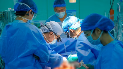 Viết tiếp sự sống cho bệnh nhi 15 tuổi mắc suy tim giai đoạn cuối