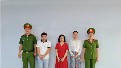 Bắt tạm giam 3 đối tượng vụ truyền dịch làm trắng da gây chết người
