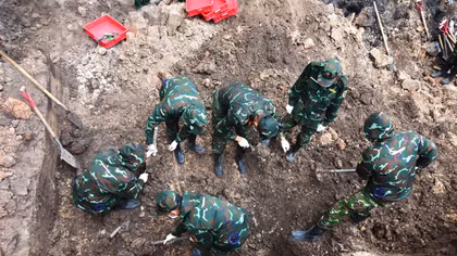 Tìm thấy thêm nhiều hài cốt liệt sĩ tại Công viên Lê Thị Riêng