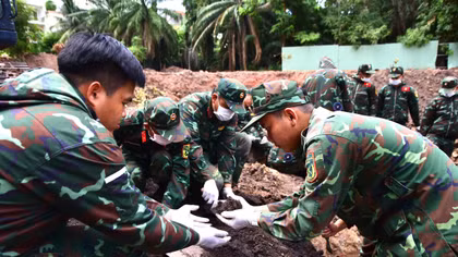 Tiếp tục tìm được thêm nhiều hài cốt liệt sĩ tại Công viên Lê Thị Riêng