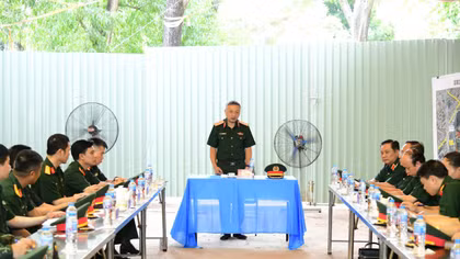Thượng tướng Lê Quang Minh kiểm tra, động viên lực lượng tìm kiếm hài cốt liệt sĩ tại TP Hồ Chí Minh
