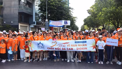 Hơn 5.000 người đi bộ đồng hành vì nạn nhân chất độc da cam