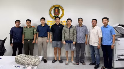 Bắt giữ, bàn giao 3 người Hàn Quốc bị Interpol truy nã đỏ