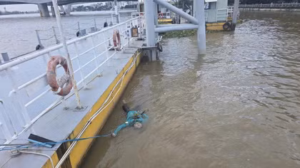 Phát hiện thi thể nữ trôi dạt vào bến tàu sông Sài Gòn