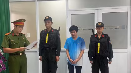 Khởi tố 2 vợ chồng buôn bán hàng giả trị giá hơn 7,3 tỷ đồng 