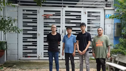 Bắt khẩn cấp 4 đối tượng mang hung khí đi giải quyết mâu thuẫn