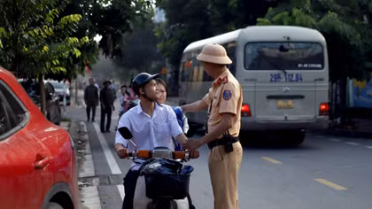 Xử phạt phụ huynh để học sinh chưa đủ tuổi lái xe máy 