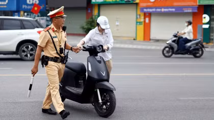 Con chưa đủ tuổi lái xe, bố mẹ có thể bị phạt tới 9 triệu đồng