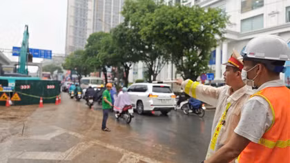 Hà Nội đảm bảo an toàn giao thông hơn 70 vị trí rào chắn