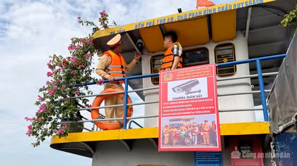 Mắt thần” trên sông, chủ động phòng ngừa vi phạm giao thông đường thủy dịp 2/9
