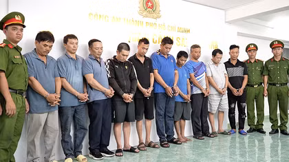Cảnh sát triệt phá đường dây mua bán chất độc Xyanua xuyên biên giới
