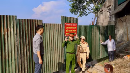 Hà Nội cưỡng chế, xoá bỏ bến bãi trái phép 