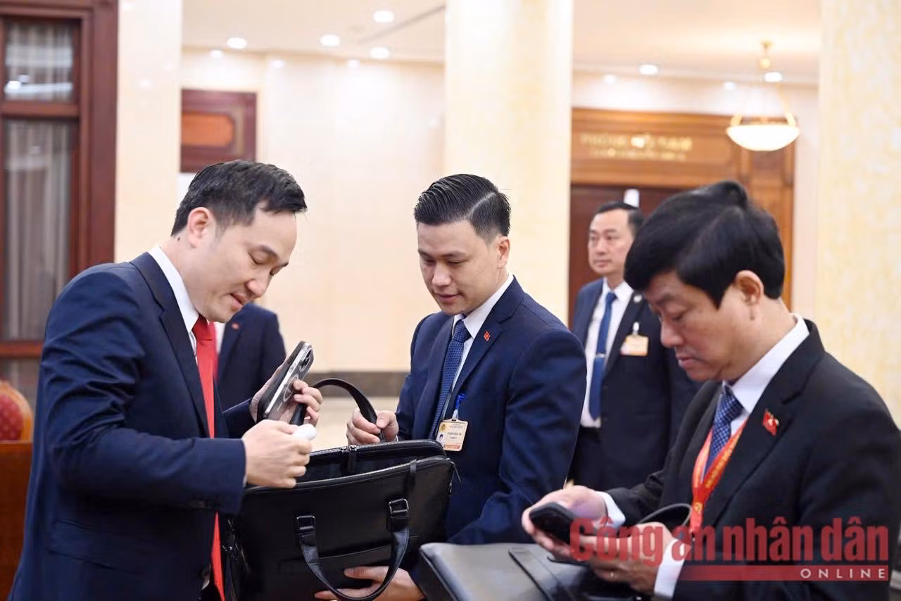 Bảo vệ an toàn Hội nghị lần thứ nhất Ban Chấp hành Trung ương Đảng khóa XIV tiến hành -0