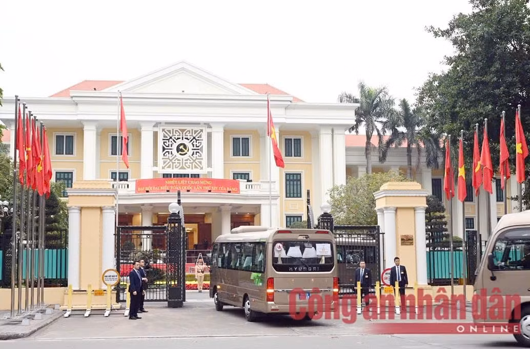 Bảo vệ an toàn Hội nghị lần thứ nhất Ban Chấp hành Trung ương Đảng khóa XIV tiến hành -2