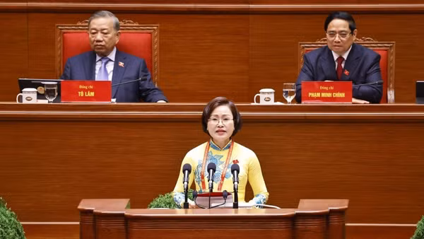 Đại biểu đến từ cơ sở nêu thực tiễn ứng dụng chuyển đổi số để vận hành chính quyền địa phương 2 cấp