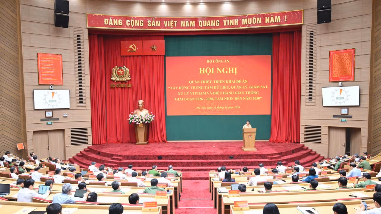 Xây dựng trung tâm dữ liệu, quản lý, giám sát, xử lý vi phạm và điều hành giao thông