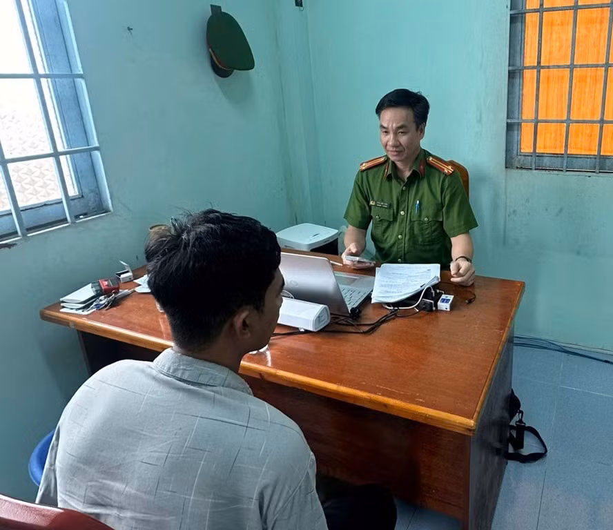 36-co-quan-canh-sat-dieu-tra-lam-viec-voi-doi-tuong-pham-hoang-thanh.jpg