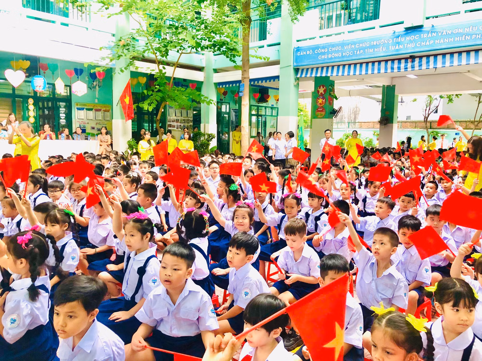 khai-giang-1.jpg