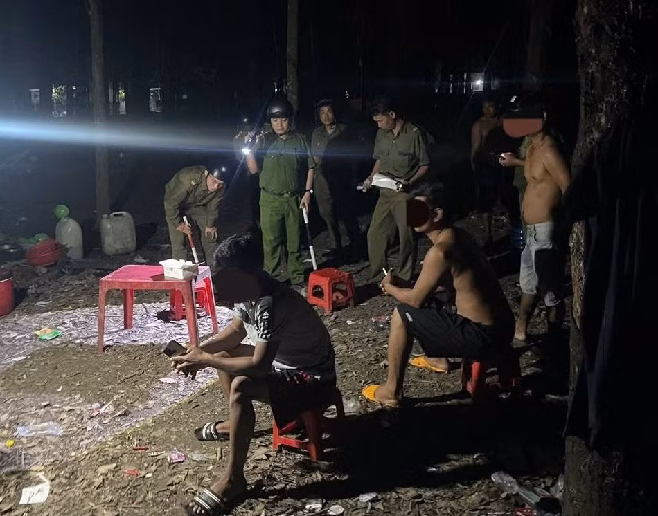 cong-an-xa-tan-tien-11.jpg