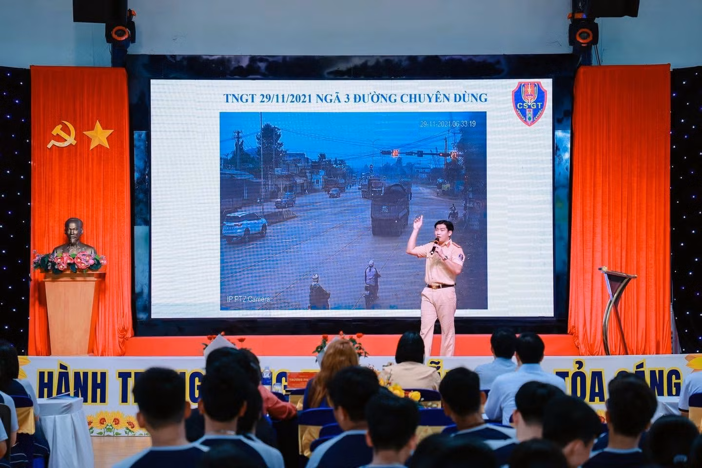 8-csgt-tuyen-tuyen-bang-tinh-huong-cu-the-de-hoc-sinh-de-hieu.jpg